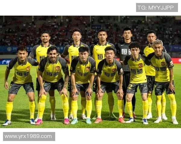 广州足球队默契配合的背后故事与战术分析探讨